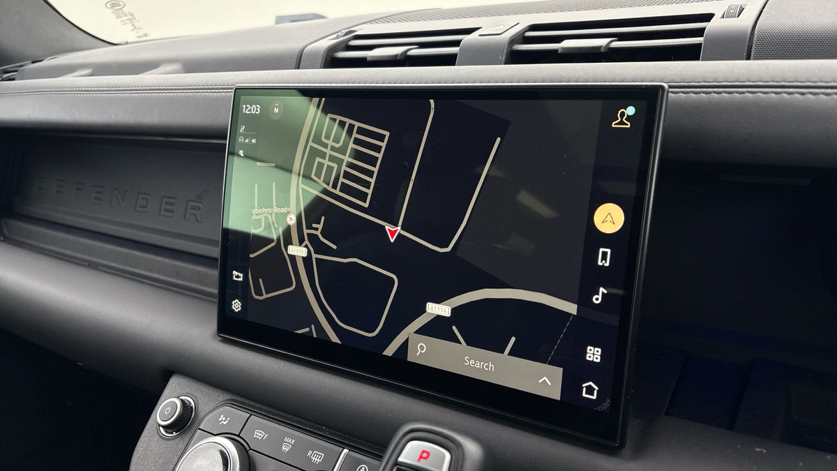 Land Rover Defender 90 Image 17