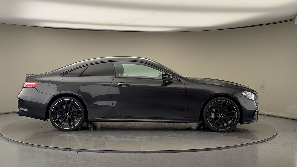 Mercedes-Benz E Class Image 16