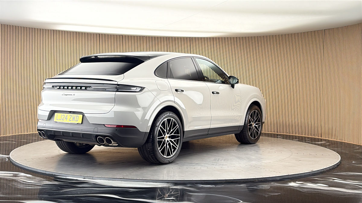 More views of Porsche Cayenne