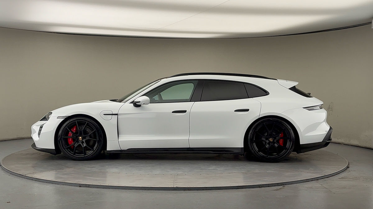 Porsche Taycan Image 15