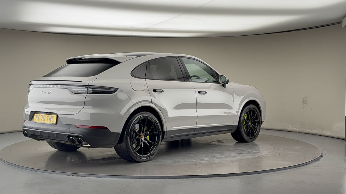 Porsche Cayenne Image 21
