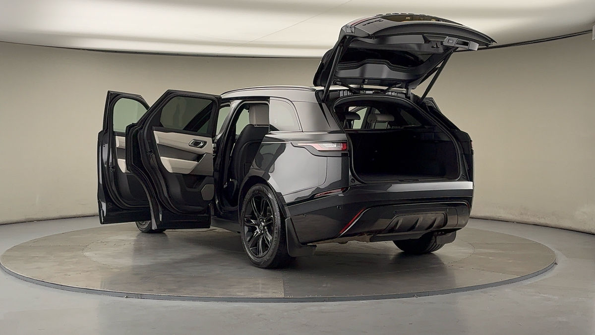 Land Rover Range Rover Velar Image 23
