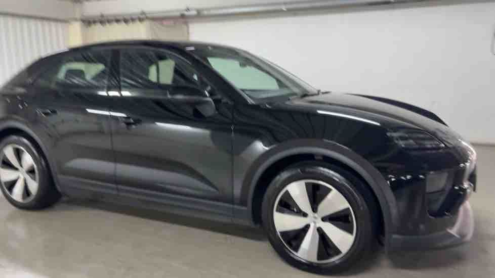 More views of Porsche Macan