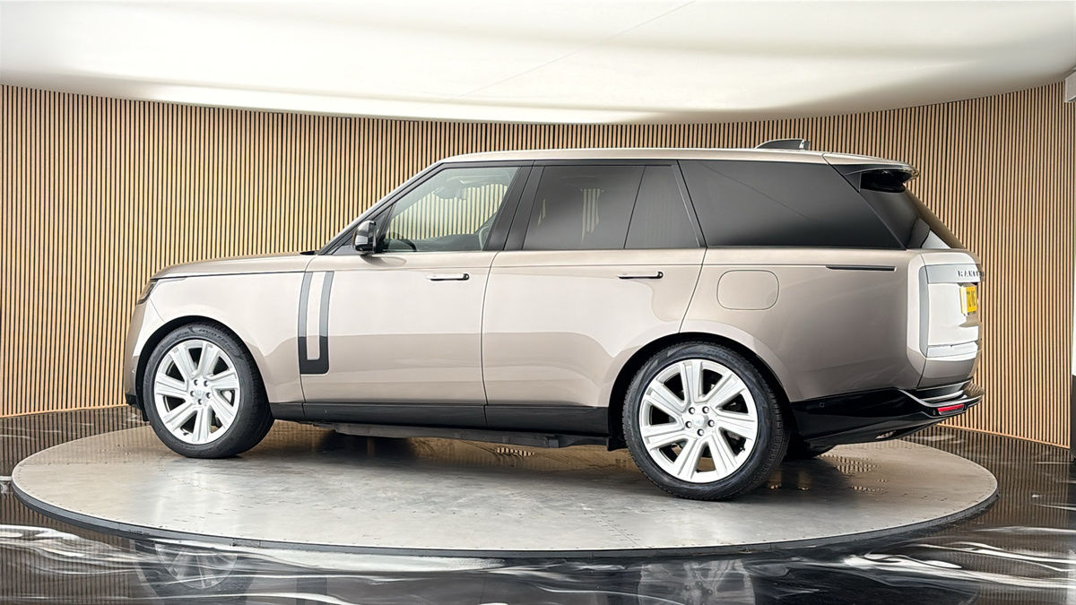 More views of Land Rover Range Rover