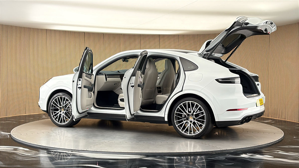 More views of Porsche Cayenne