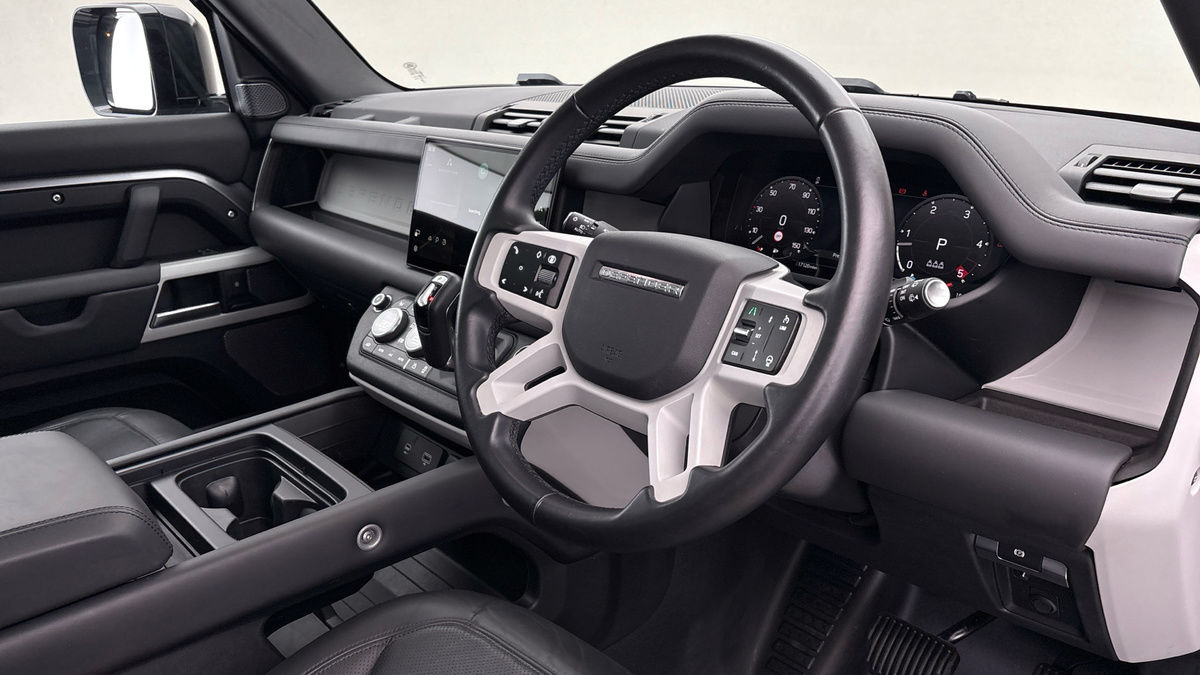 Land Rover Defender 110 Urban Image 5