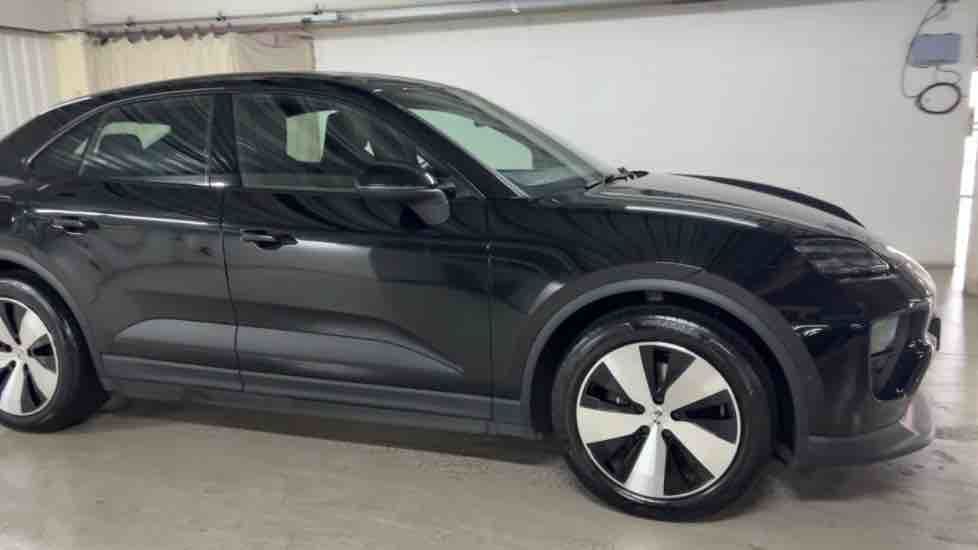 More views of Porsche Macan