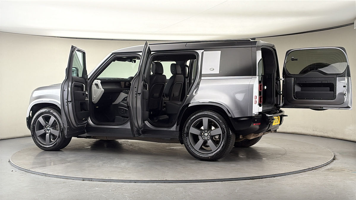 More views of Land Rover Defender 110