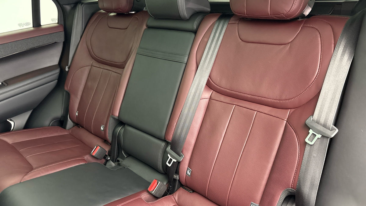 Land Rover Range Rover Sport Image 8