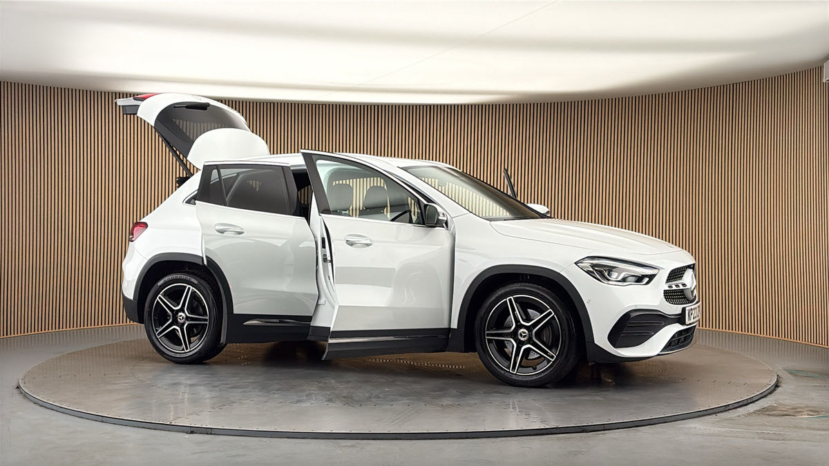 More views of Mercedes-Benz GLA
