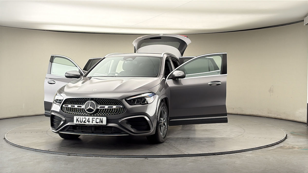 More views of Mercedes-Benz GLA