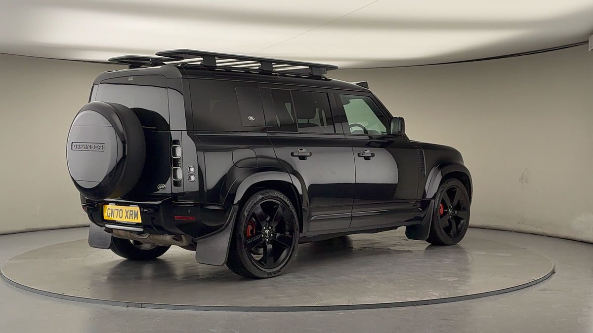 Land Rover Defender 110 Image 21