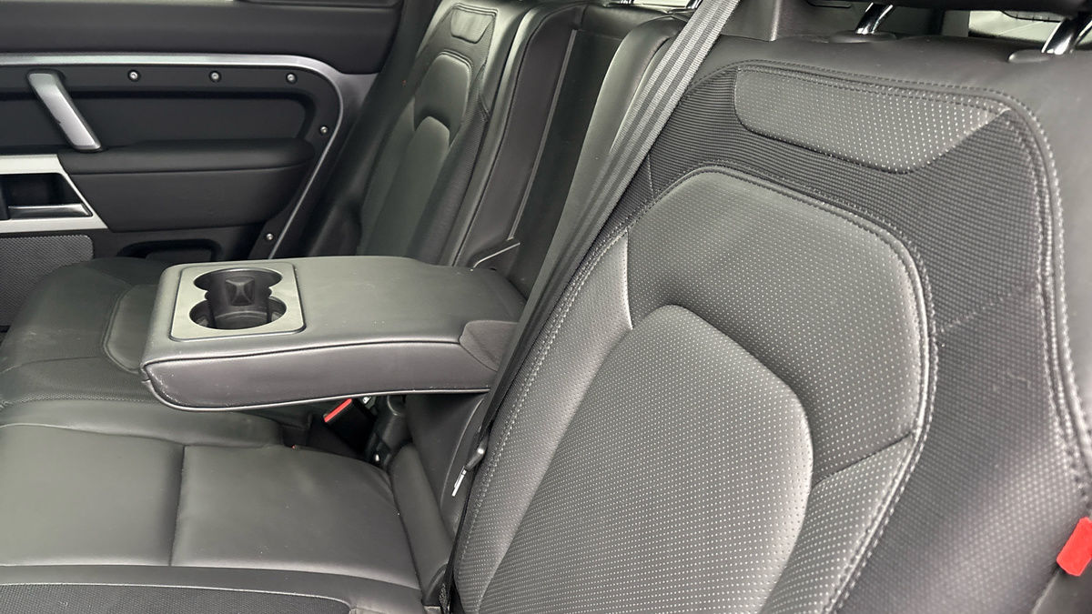 Land Rover Defender 110 Urban Image 9