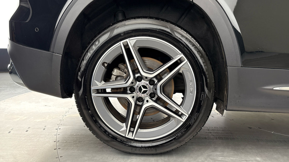 Mercedes-Benz GLB Image 10