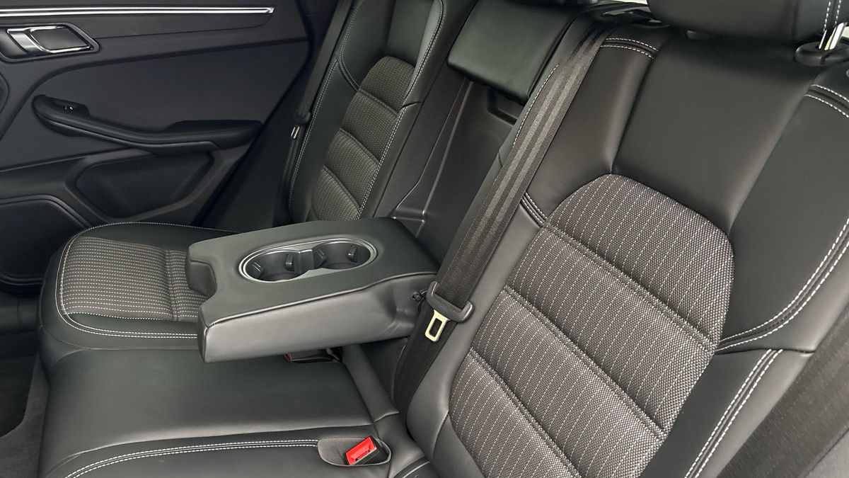 Porsche Macan Image 9