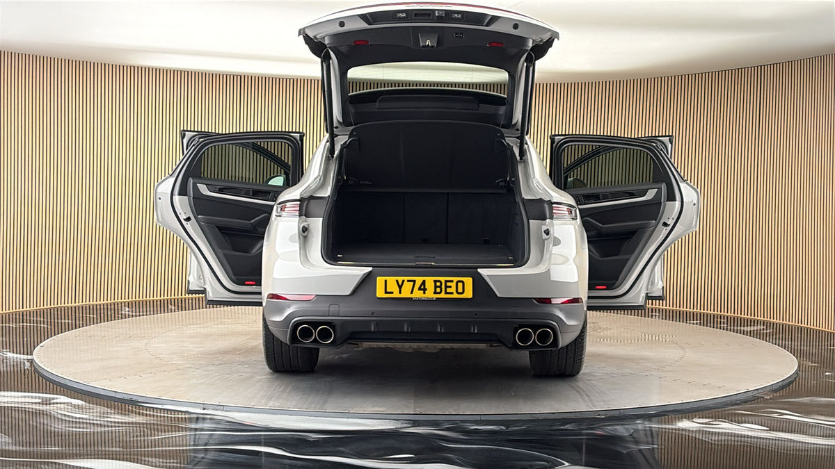 More views of Porsche Cayenne