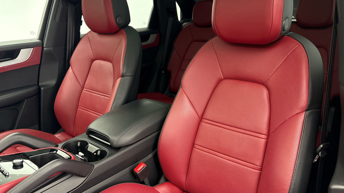 Porsche Cayenne Image 7