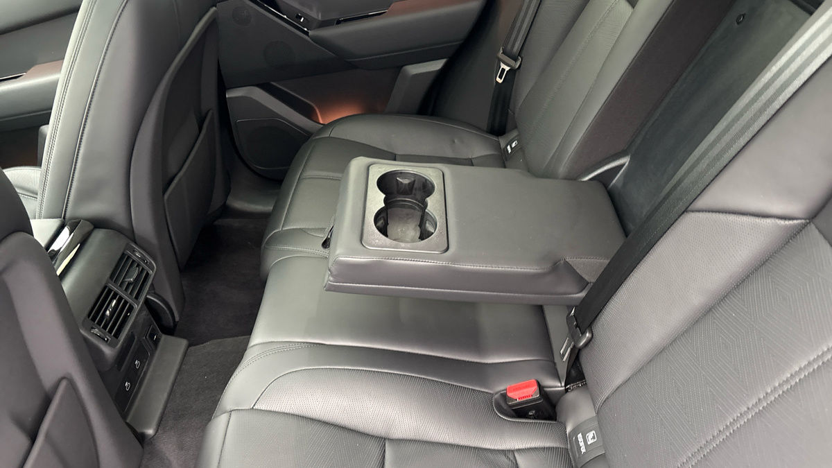 Land Rover Range Rover Velar Image 9