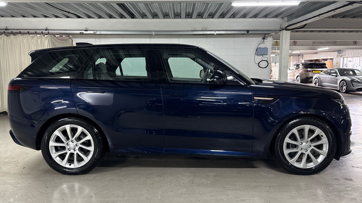 Land Rover Range Rover Sport Image 16