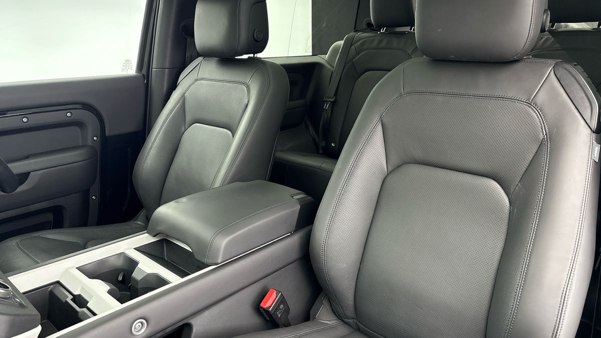 Land Rover Defender 90 Urban Image 7