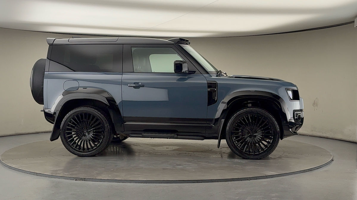 More views of Land Rover Defender 90