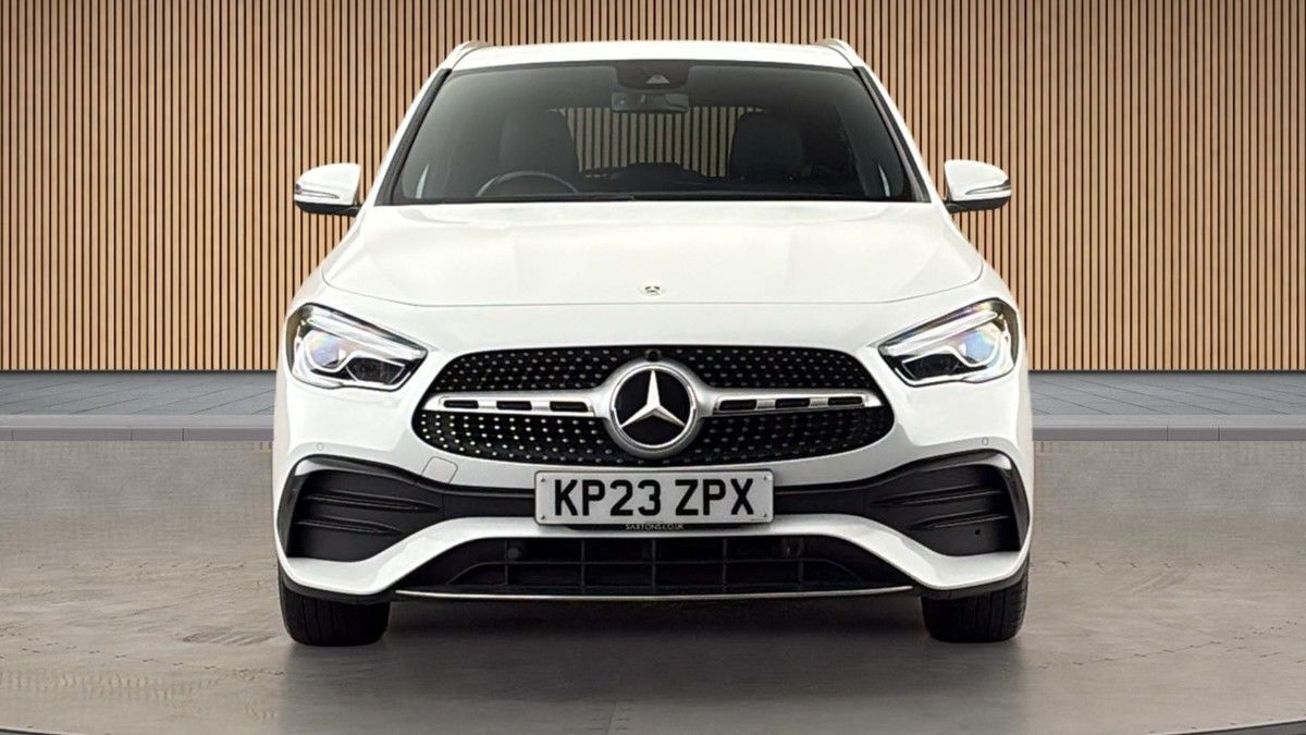Mercedes-Benz GLA Image 3