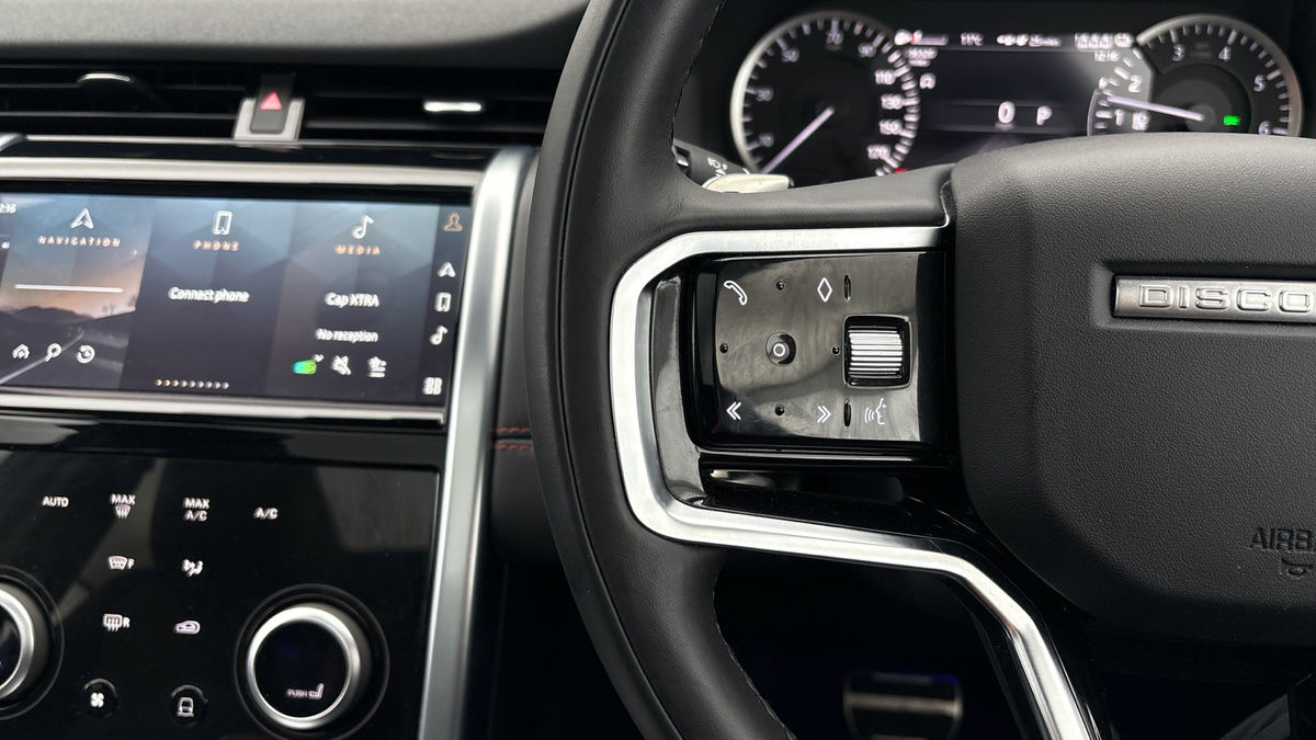 Land Rover Discovery Sport Image 13