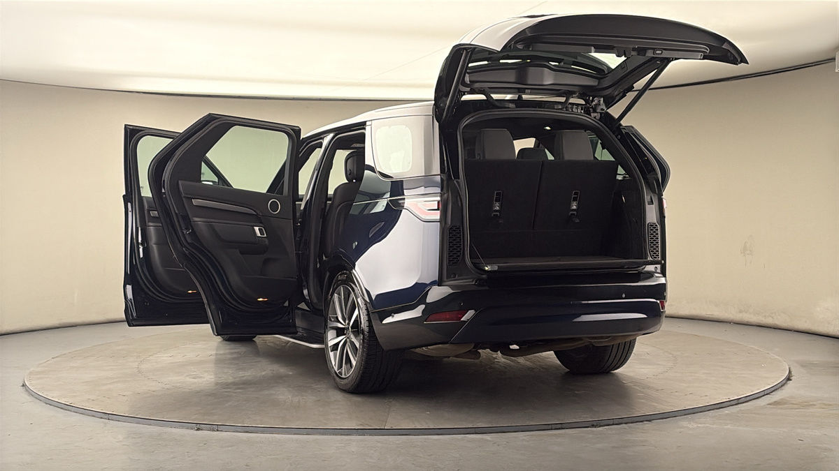 More views of Land Rover Discovery