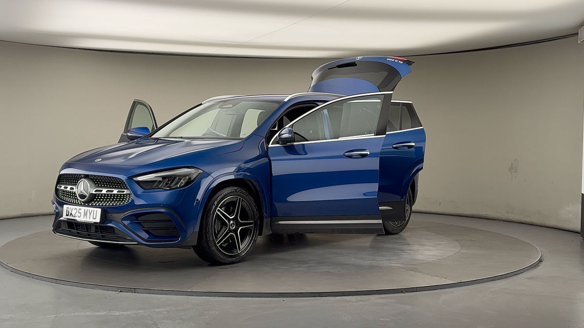 More views of Mercedes-Benz GLA