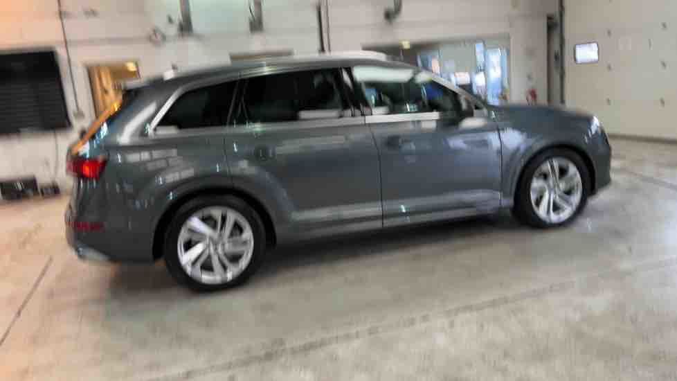 More views of Audi Q7