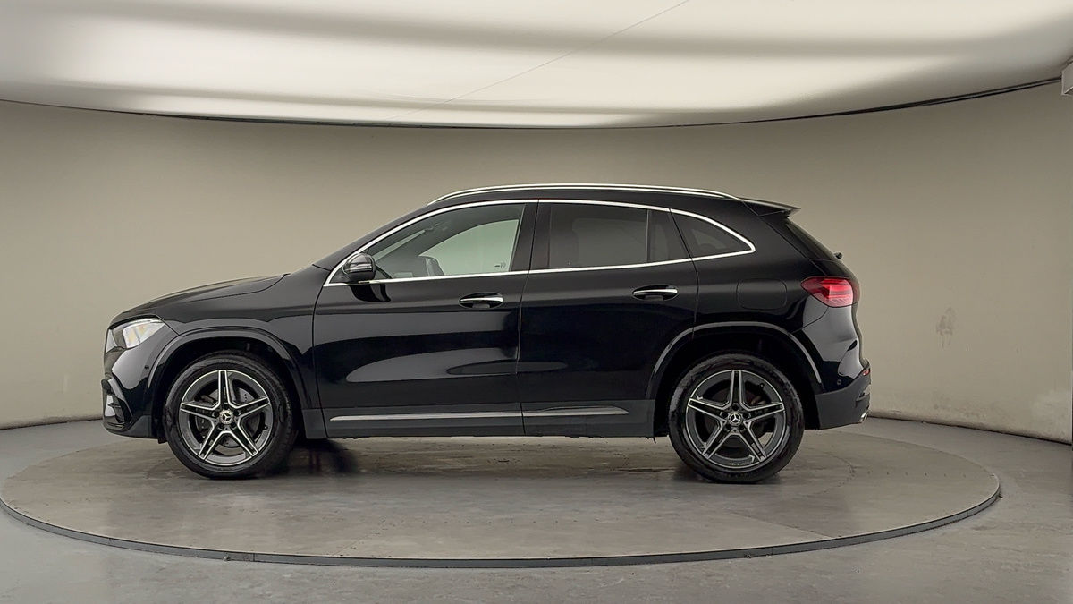 More views of Mercedes-Benz GLA