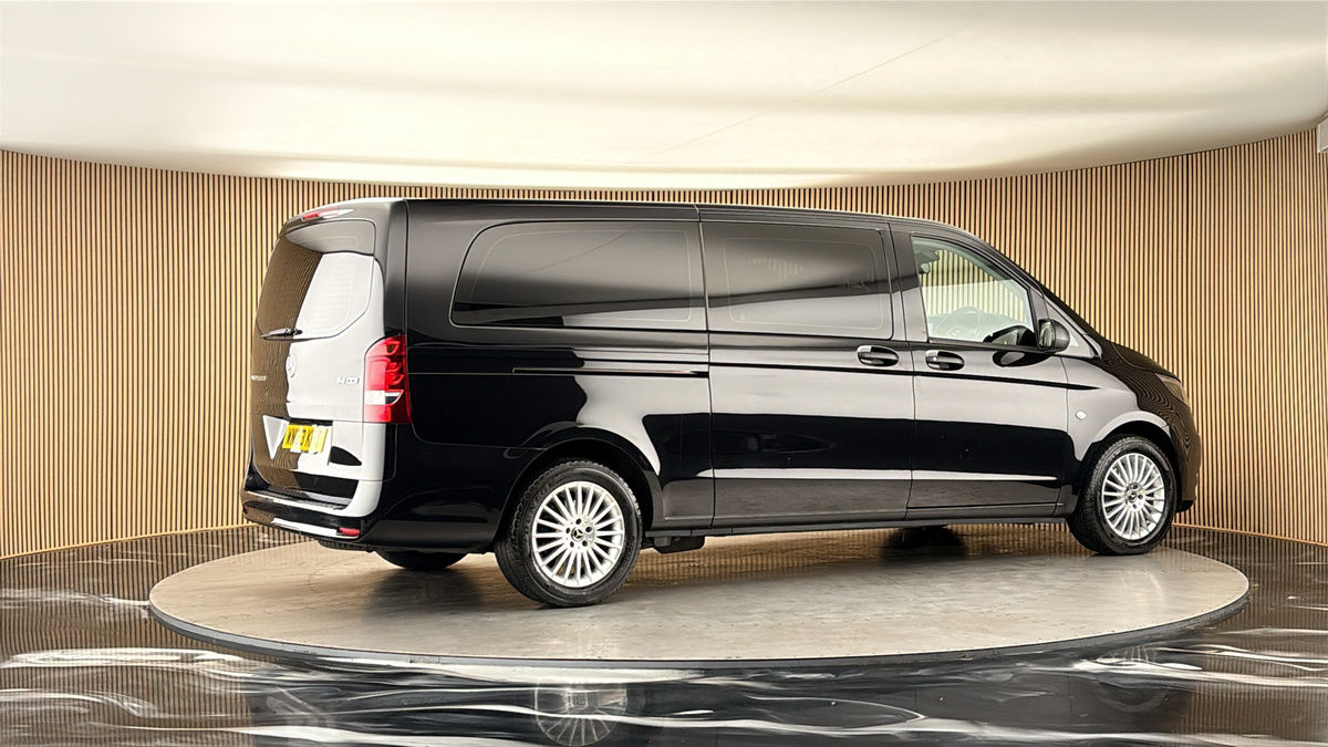 More views of Mercedes-Benz Vito