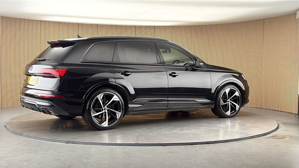 More views of Audi SQ7