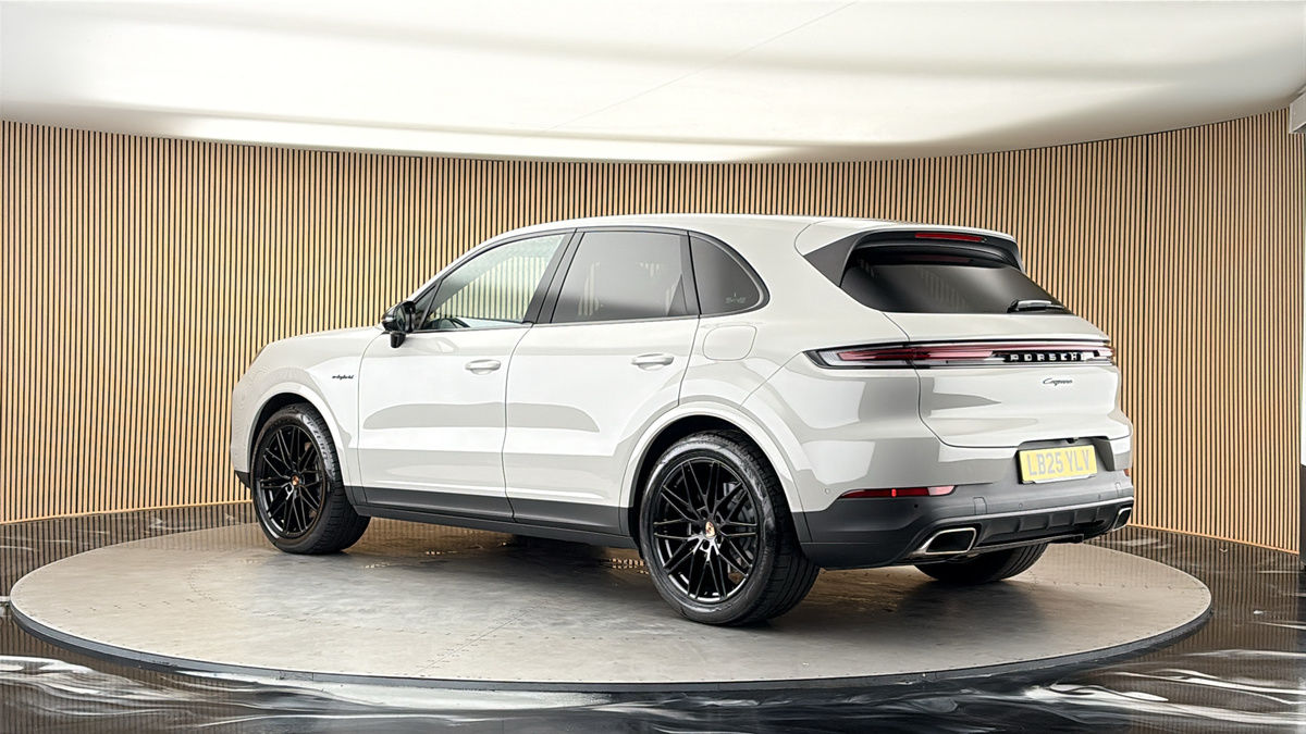 More views of Porsche Cayenne