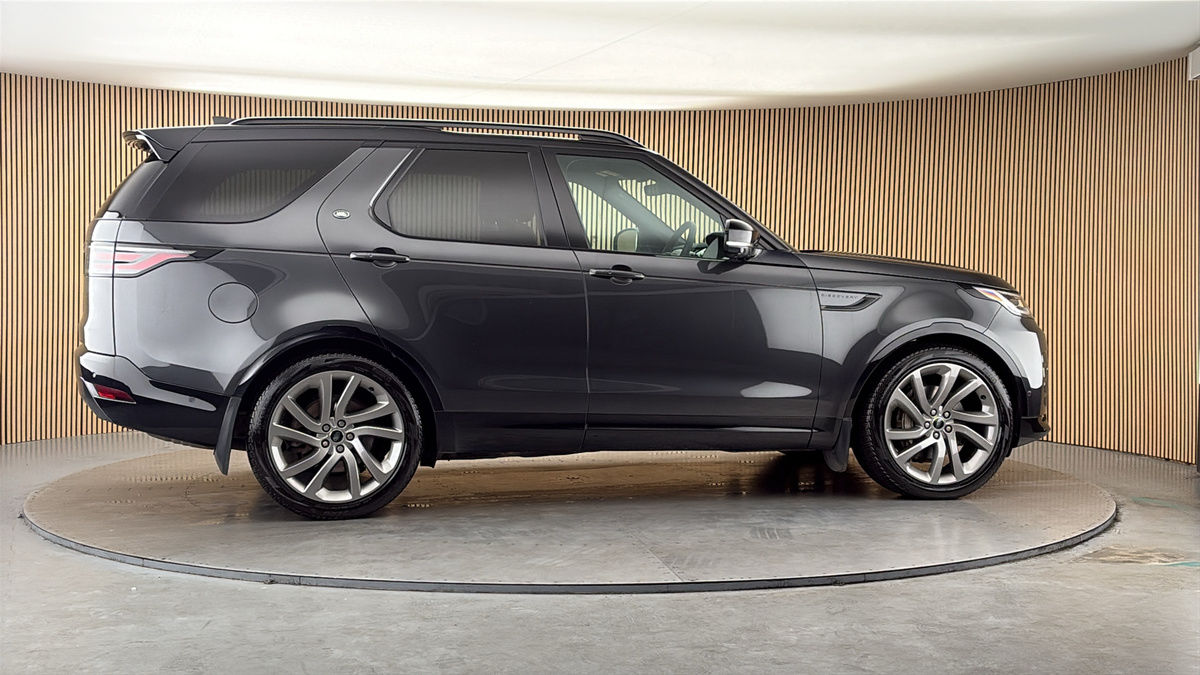 More views of Land Rover Discovery