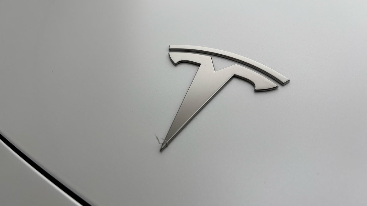 Tesla Model 3 Image 24