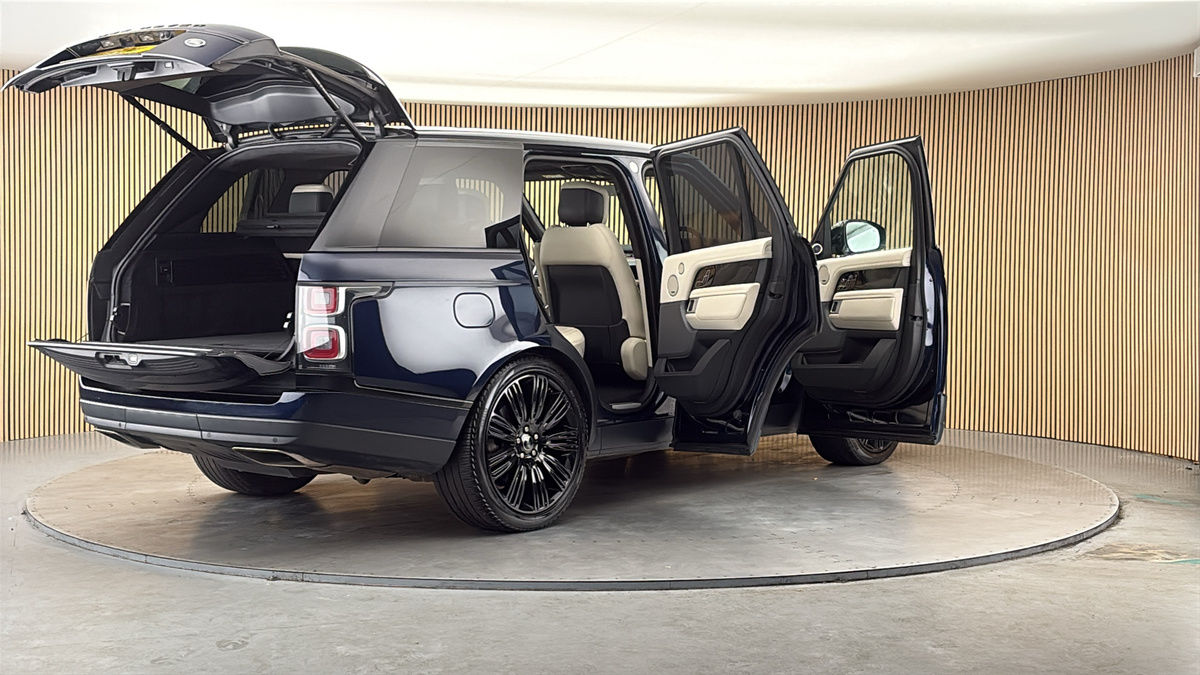 More views of Land Rover Range Rover