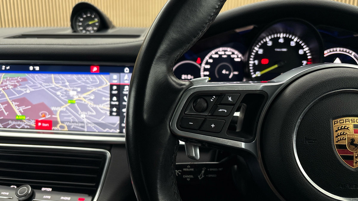 Porsche Panamera Image 13