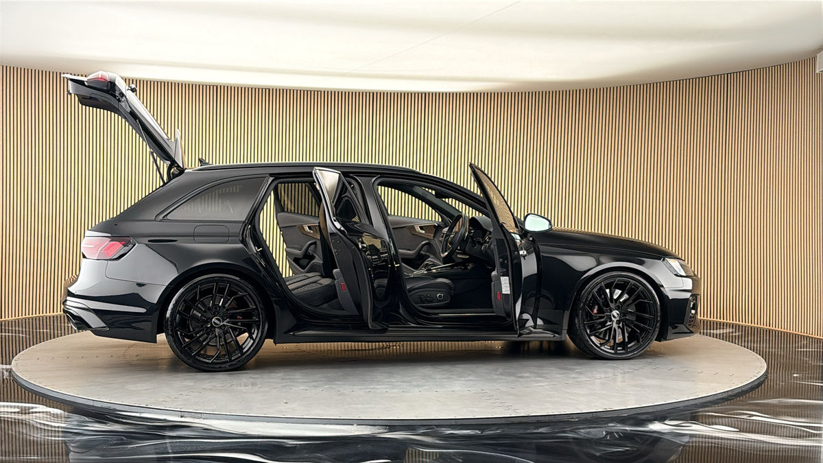 More views of Audi RS4 Avant