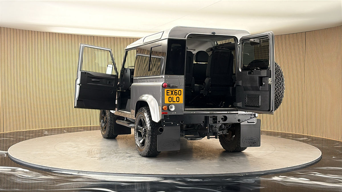 More views of Land Rover Defender 90