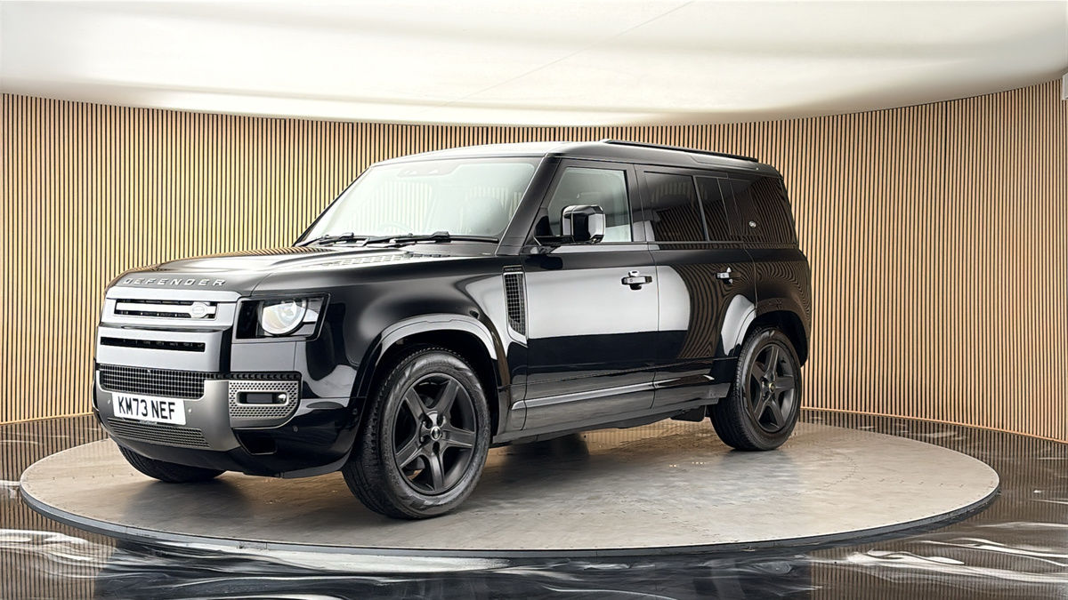 Land Rover Defender 110 Image 20