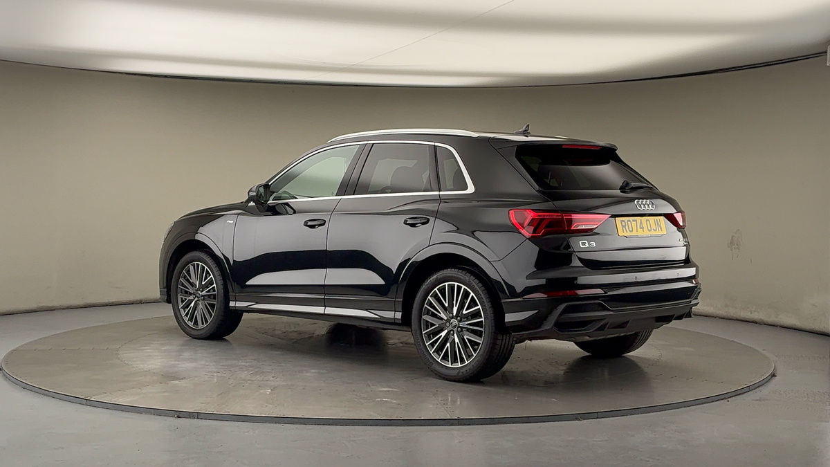 More views of Audi Q3