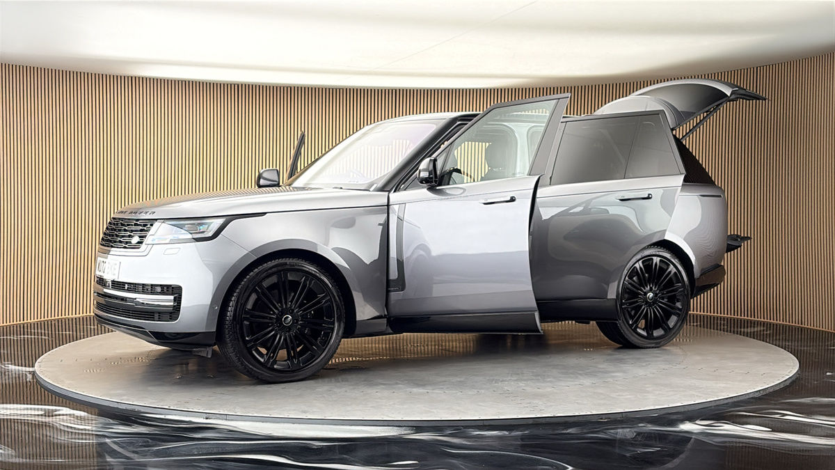 More views of Land Rover Range Rover