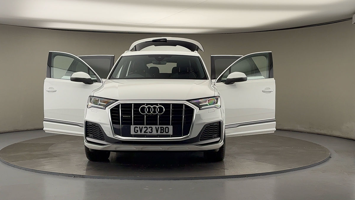 More views of Audi Q7