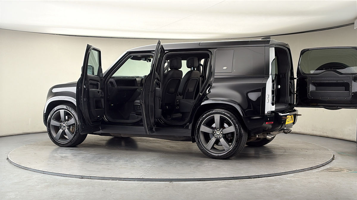 More views of Land Rover Defender 110