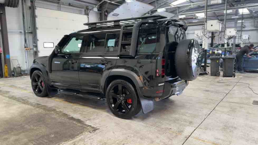 More views of Land Rover Defender 110
