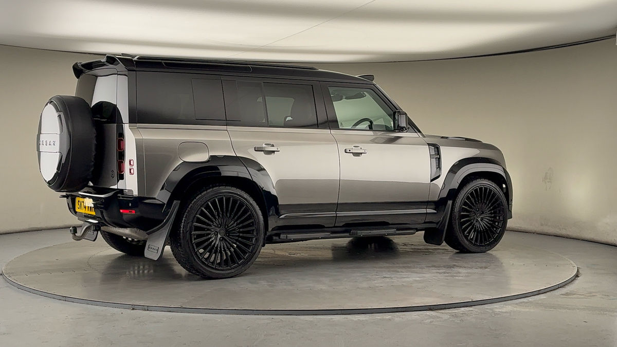 More views of Land Rover Defender 110