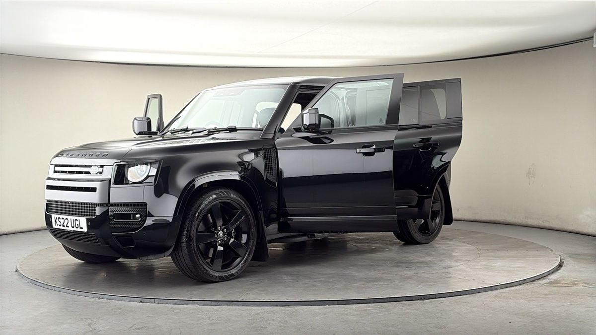 Land Rover Defender 110 Image 22