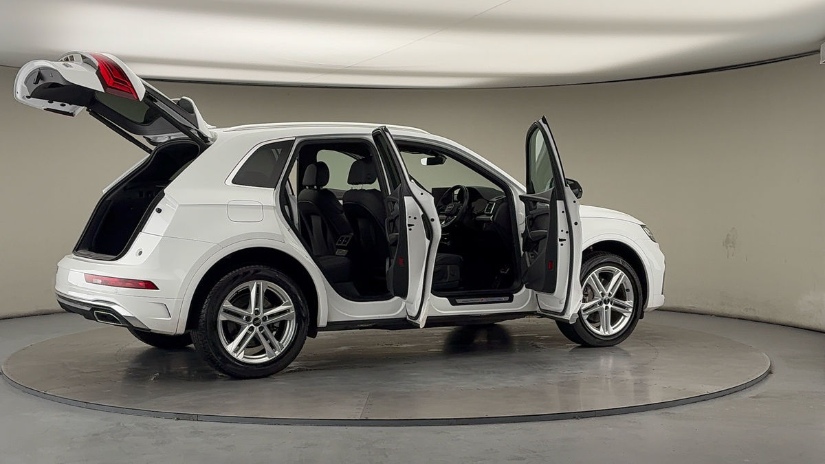 More views of Audi Q5