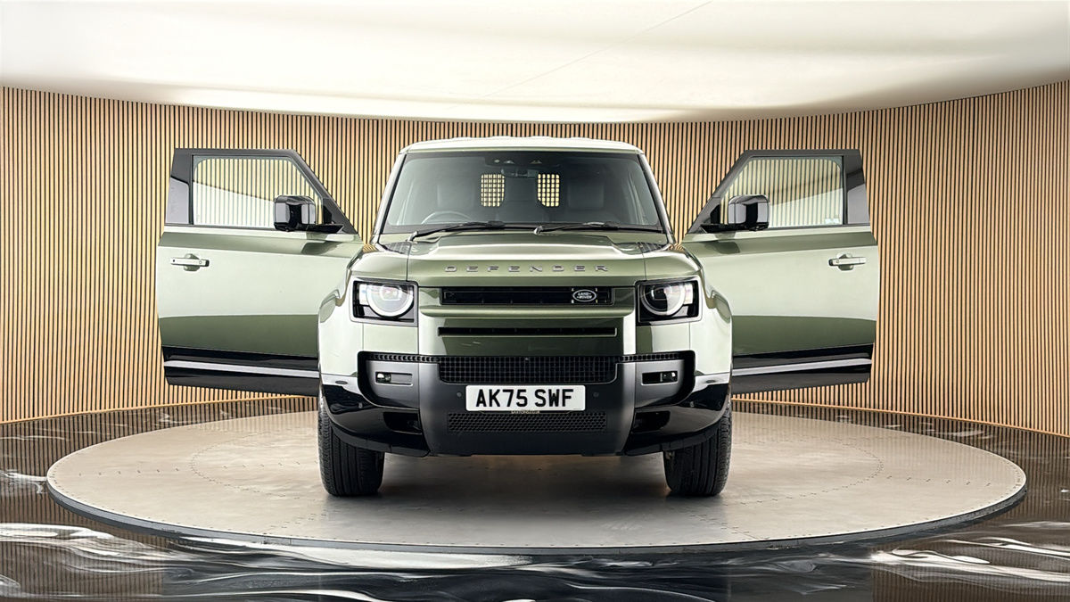 More views of Land Rover Defender 90